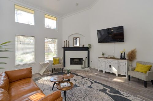 3215 Canterbury Ln, Montgomery TX  77356-8942 exterior