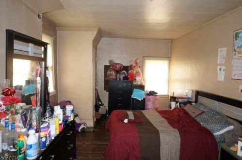 184 9th St, Newark NJ  07107-1489 exterior