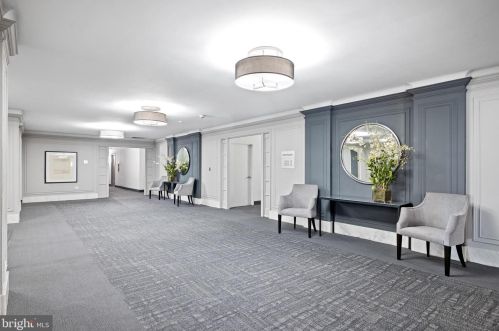 834 Chestnut St, Philadelphia PA 19107-5114 exterior