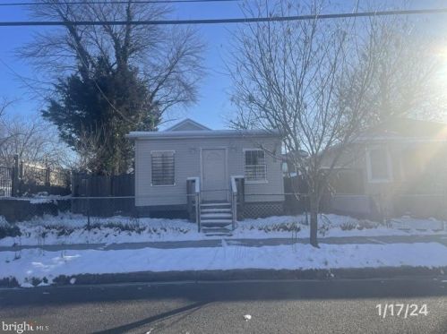 1107 50th Pl, Washington, DC 20019-4010