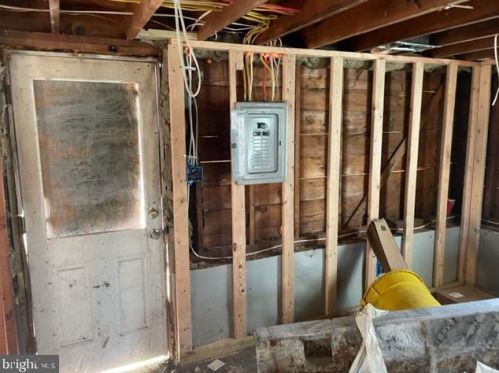 9 Shelton Ave, Trenton NJ  08618-1818 exterior