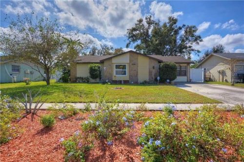 8851 Oak Cir, Tampa, FL 33615-1442