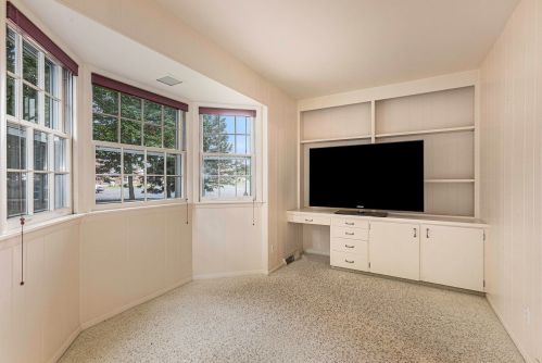 2335 Sharon Ave, Wyoming MI exterior