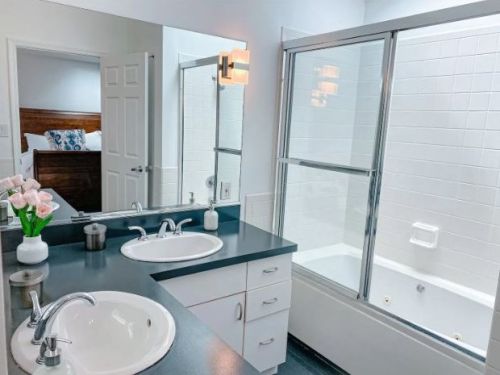 2743 Greenview Ave, Chicago IL 60657-4007 exterior