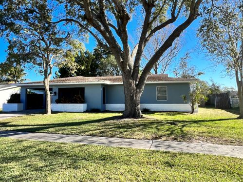 265 Mainsail St, Fort Pierce FL  34983-1710 exterior