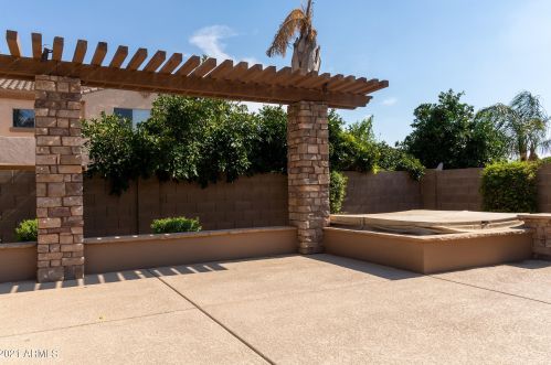 1899 Kaibab Dr, Chandler AZ  85249-3366 exterior