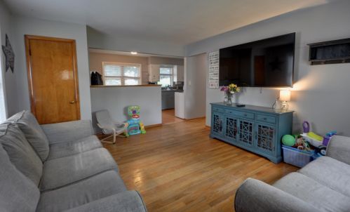 177 Van Norman Ave, Milwaukee, WI 53207-5811