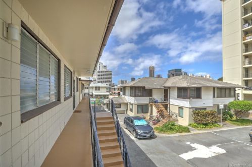 2227 Date St, Honolulu HI 96816-1024 exterior