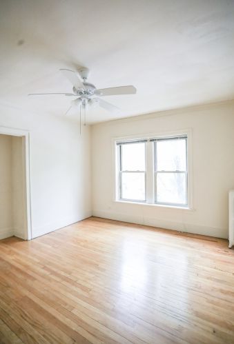 1100 Roscoe St, Chicago, IL 60657-2232