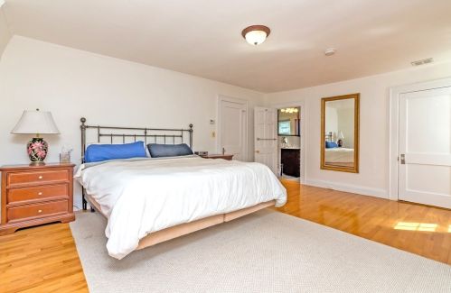 12 Morton Rd, Newton MA 02459-1044 exterior