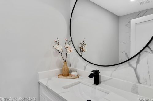 967 Southfield Rd, Bham MI  48009-1625 exterior