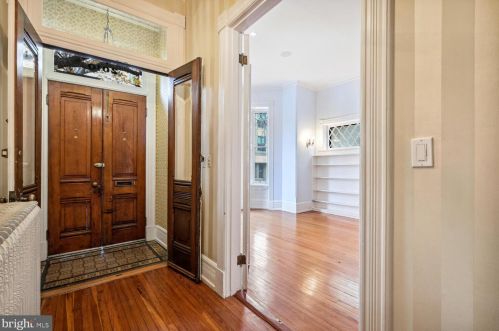 2010 Hillyer Pl, Washington DC 20009-1006 exterior