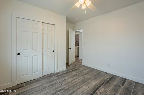 5039 18 Ave, Phoenix AZ 85015-6121 exterior