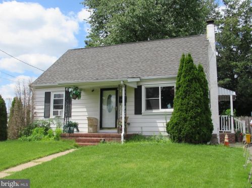 5 Exeter Dr, Trenton, NJ 08610-6620