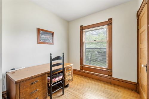 1525 82, Milwaukee WI 53222-2935 exterior