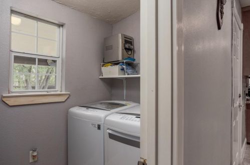 2810 Altman Dr, Irving TX 75062-4229 exterior