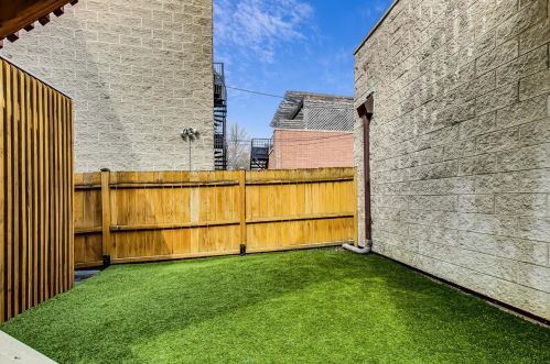 2637 Wayne Ave, Chicago IL 60614-1231 exterior