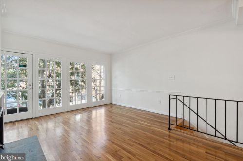 1737 Corcoran St, Washington DC 20009-2471 exterior