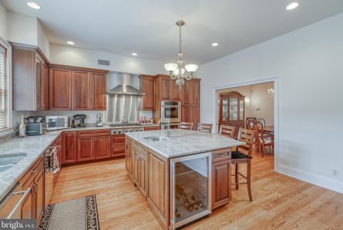 124 Bainbridge St, Philadelphia PA 19147-1866 exterior