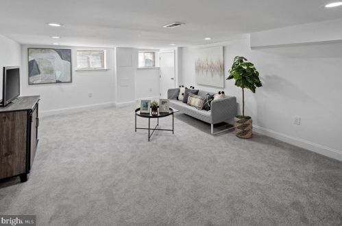 1932 4 St, Philadelphia PA 19122-2235 exterior