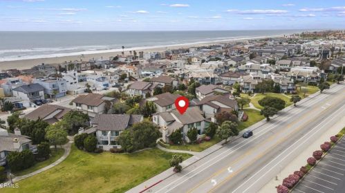 3354 Sunset Ln, Oxnard CA 93035-4128 exterior