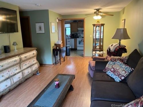 27 Vintner Pl, Enfield, CT 06082-5938