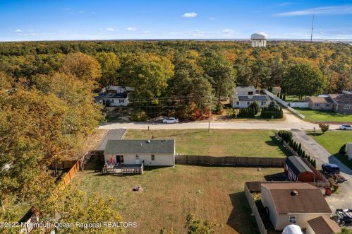 626 Berkeley Ave, Berkeley Township NJ 08721-3703 exterior