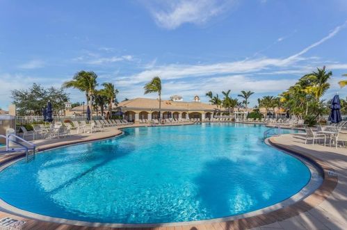 7522 Garibaldi Ct, Naples FL 34114-2642 exterior