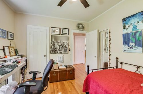 2836 Lunt Ave, Chicago IL 60645-2917 exterior