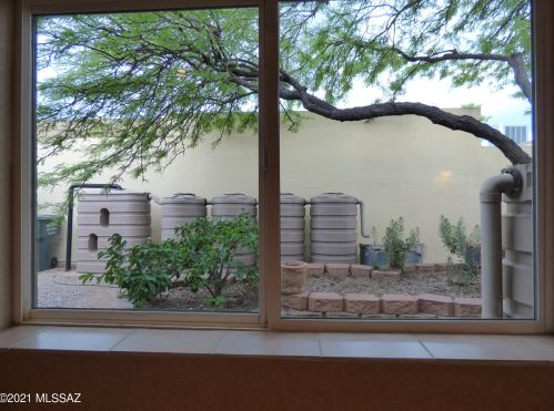 9050 Lester St, Tucson, AZ 85715-5570