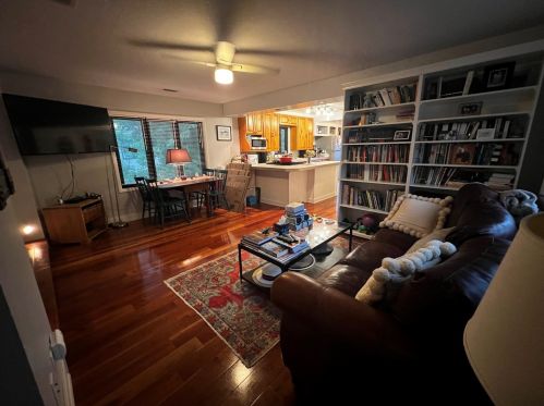 2128 Hoyne Ave, Chicago IL 60647-3347 exterior