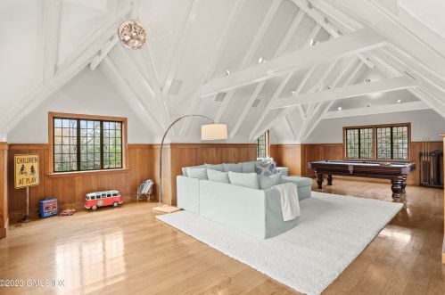 528 Field Point Rd, Greenwich CT 06830-6446 exterior