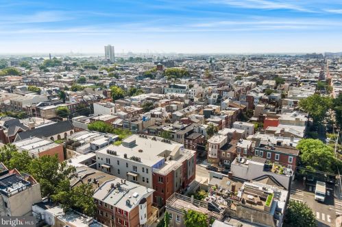 833 Bainbridge St, Philadelphia PA  19147-2009 exterior