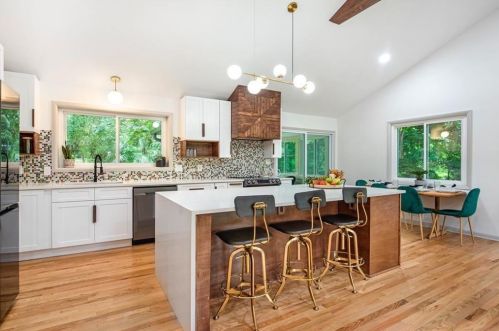 3904 Gladney Dr, Atlanta GA  30340-4618 exterior