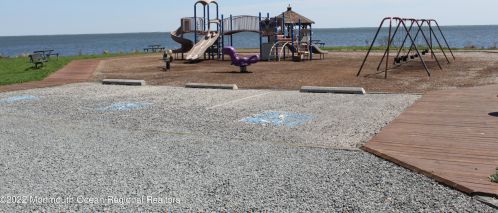 1413 Daytona Rd, Lacey NJ 08731-5016 exterior