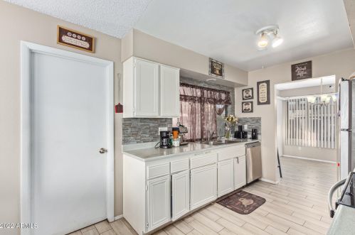 4708 76 Ave, Phoenix AZ 85033-2431 exterior