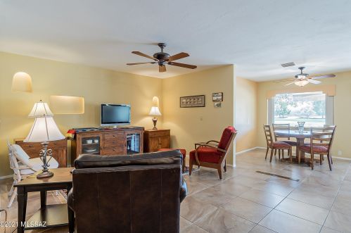 1102 Paseo De Golf, Green Valley AZ 85614-3604 exterior