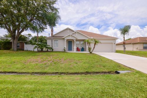 1410 Sudder Ave, Fort Pierce FL  34953-1423 exterior