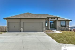 1610 210th St, Omaha, NE 68022-2725
