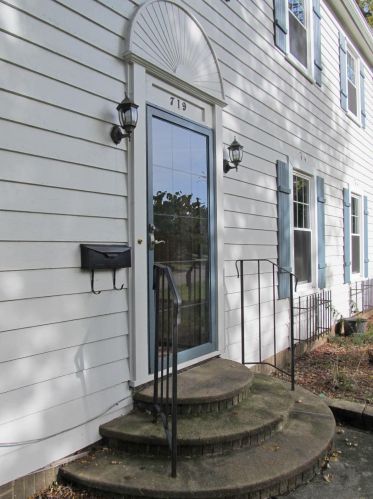 719 Homecrest Ave, Kalamazoo MI  49001-3713 exterior