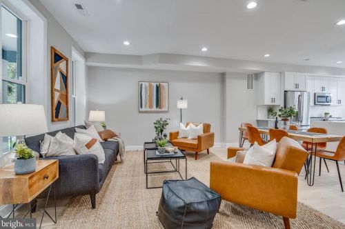 31 V St, Washington DC  20001-1012 exterior