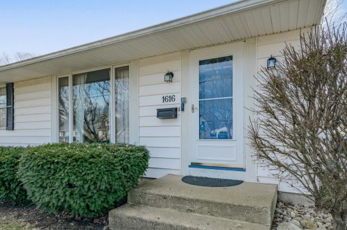 1616 Homecrest Ave, Kalamazoo MI  49001-4352 exterior