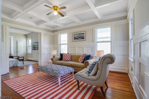 30 Cloverhill Pl, Montclair NJ 07042-4818 exterior