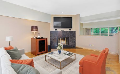 2246 Lakewood Ave, Chicago IL 60614-3629 exterior