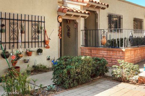 1022 Calle De La Temporada, Green Valley, AZ 85614-1963