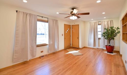 2716 Florida Ave, Waukegan IL 60087-4536 exterior