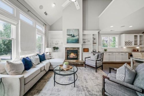 3496 Brookleigh Ln, Atlanta GA  30319-2218 exterior