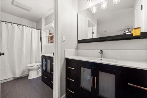 2608 Dunbarton Dr, Austin TX 78723-2233 exterior