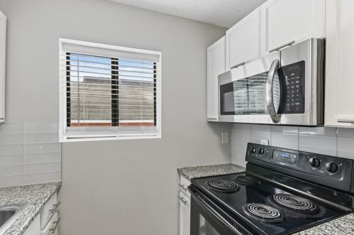 379 Elm St, Atlanta GA 30318-8501 exterior