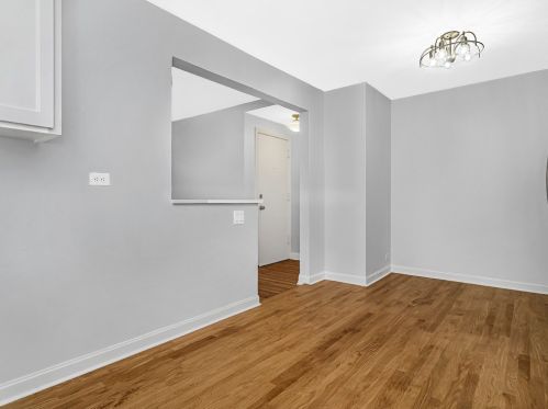 2613 Rascher Ave, Chicago IL 60625-3213 exterior